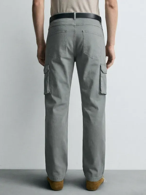 Purple By Highlander Men Grey Straight Fit Solid Cargo