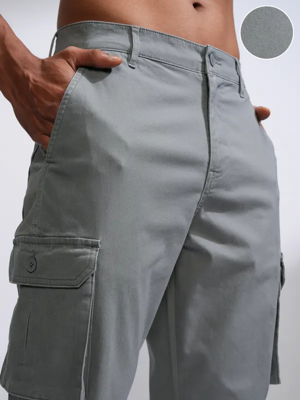 Highlander Men Grey Straight Fit Solid Cargos