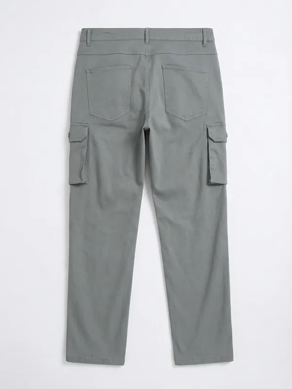 Purple By Highlander Men Grey Straight Fit Solid Cargo