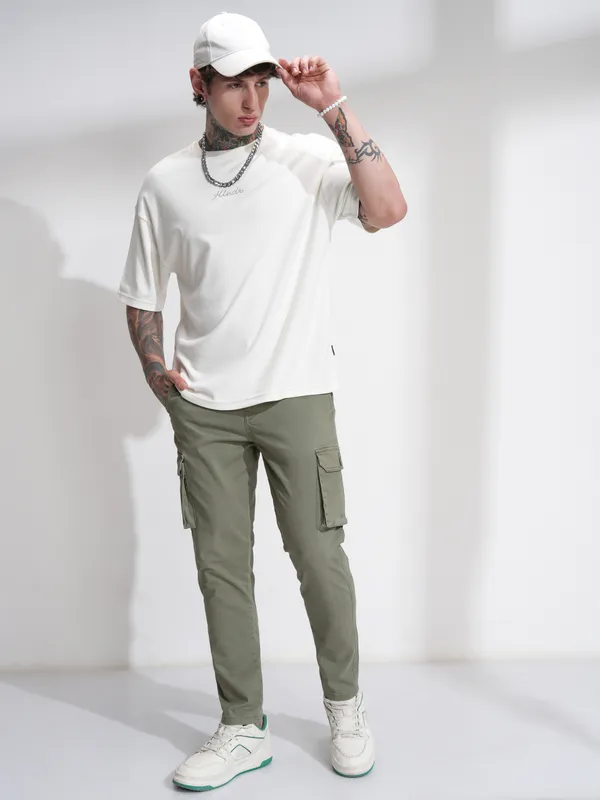 Highlander Men Green Regular Fit Solid Cargos
