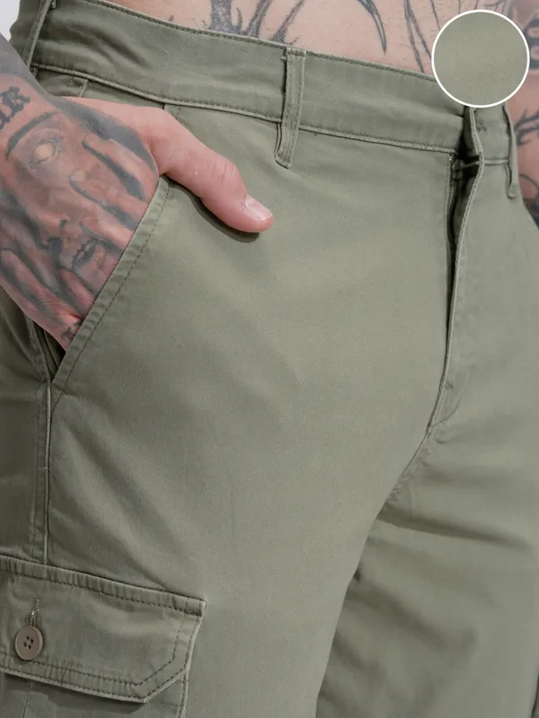 Highlander Men Green Regular Fit Solid Cargos