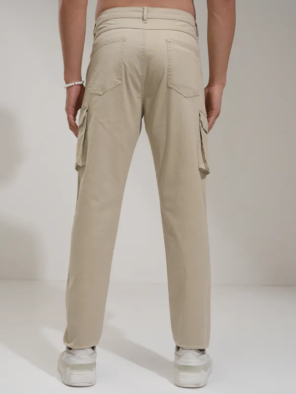 Highlander Men Grey Regular Fit Solid Chinos