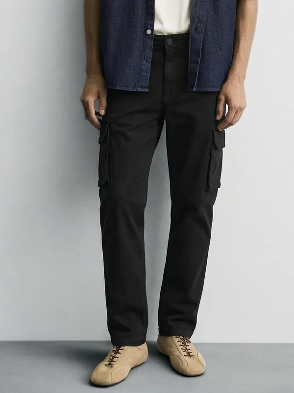 Purple By Highlander Men Black Straight Fit Solid Cargo