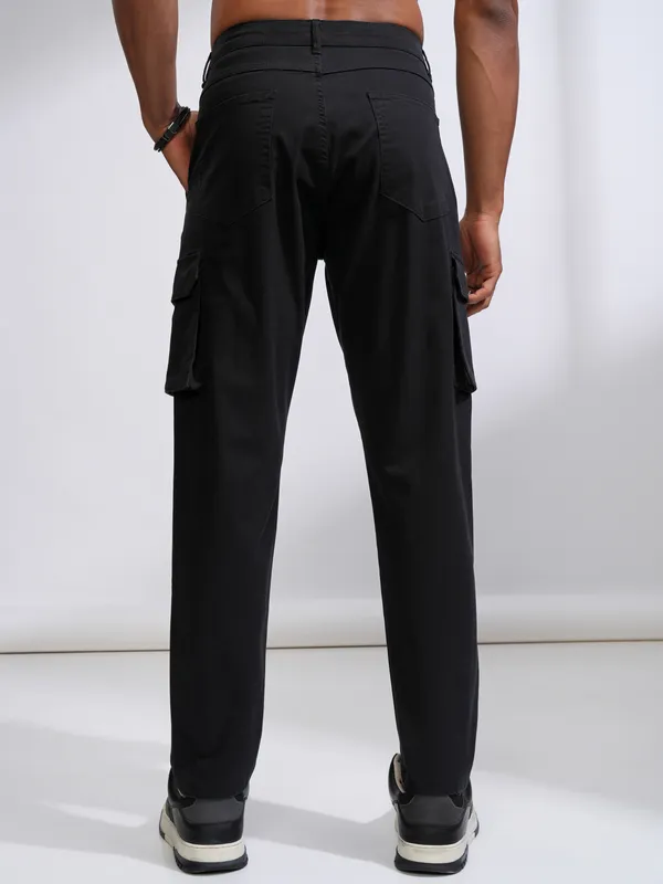 Highlander Men Black Straight Fit Solid Cargos