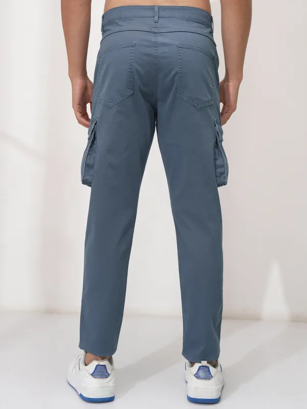 Highlander Men Blue Solid Tapered Fit Cargos