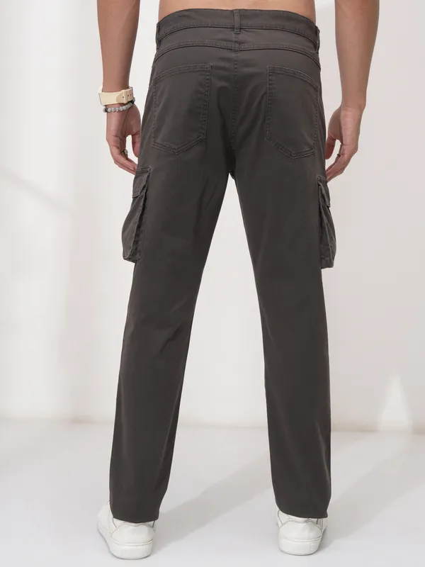 Highlander Men Grey Solid Tapered Fit Cargos