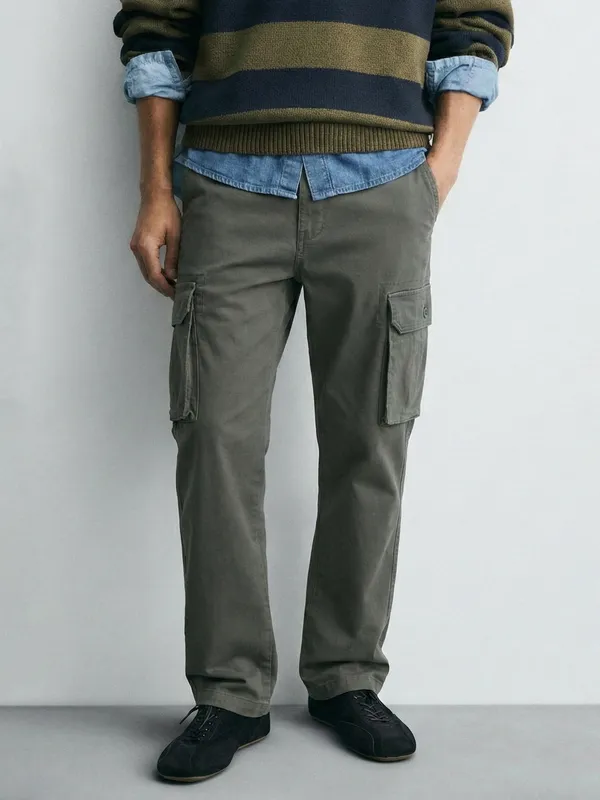 Purple By Highlander Men Grey Regular Fit Solid Cargo