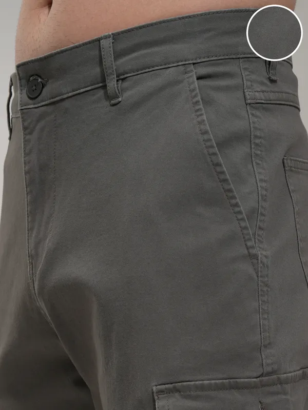 Highlander Men Grey Regular Fit Solid Chinos
