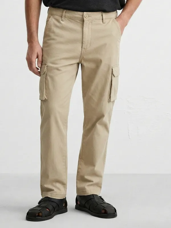 Purple By Highlander Men Khaki Tapered Fit Solid Cargo