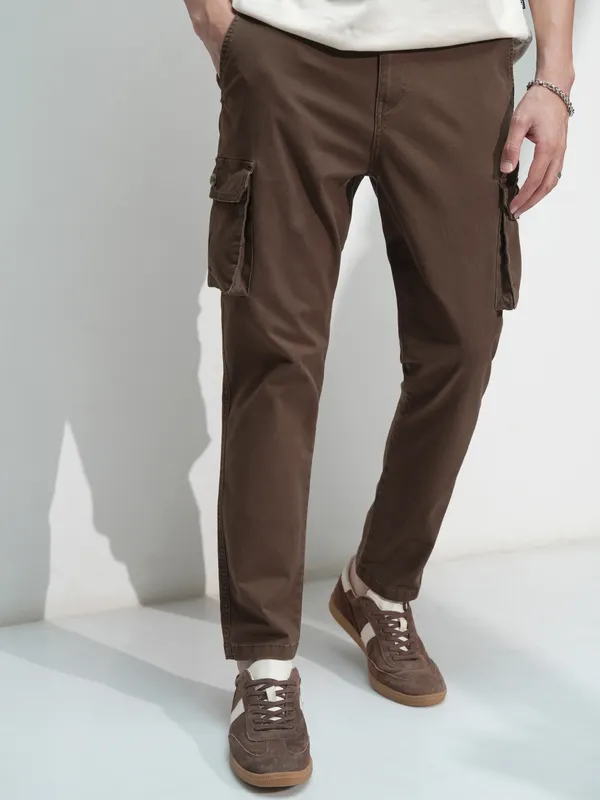 Highlander Men Brown Solid Regular Fit Cargos