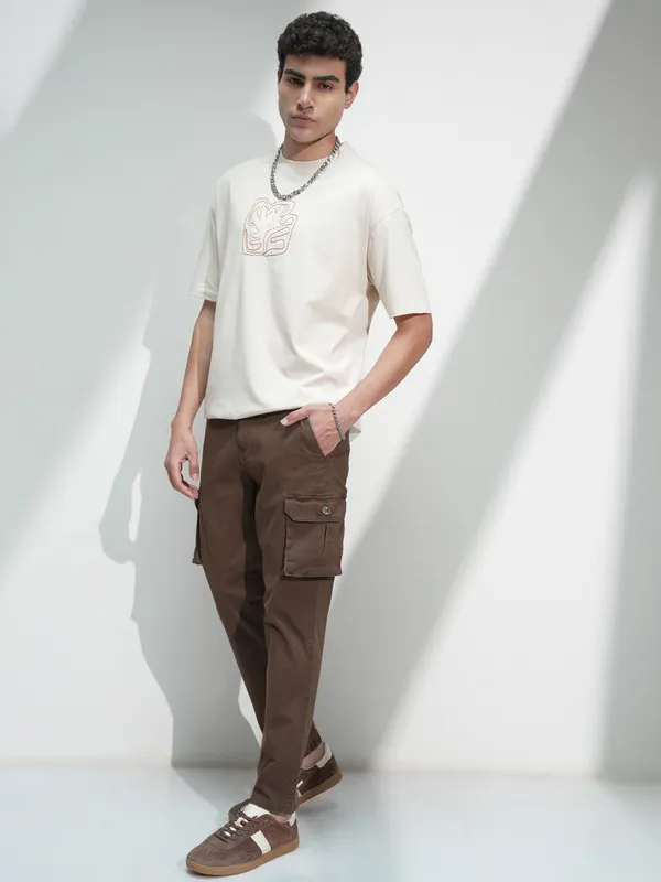 Highlander Men Brown Solid Regular Fit Cargos