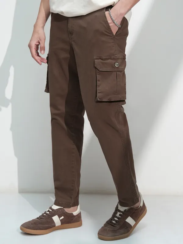 Highlander Men Brown Solid Regular Fit Cargos