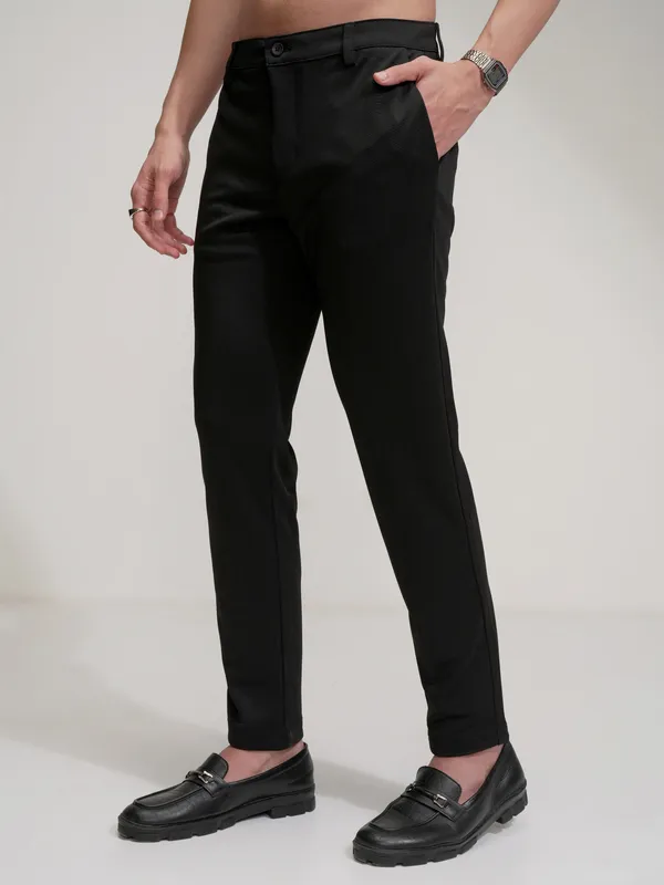 Purple By Highlander Men Black Regular Fit Solid Chinos