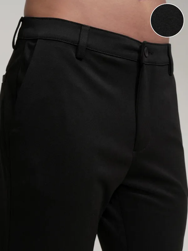 Purple By Highlander Men Black Regular Fit Solid Chinos