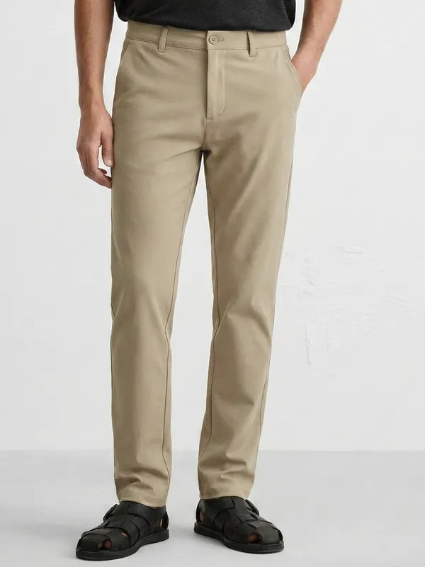 Purple By Highlander Men Beige Regular Fit Solid Chinos