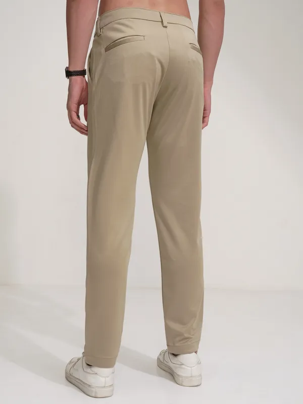 Highlander Men Beige Regular Fit Solid Chinos