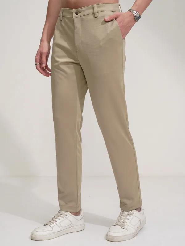 Highlander Men Beige Regular Fit Solid Chinos