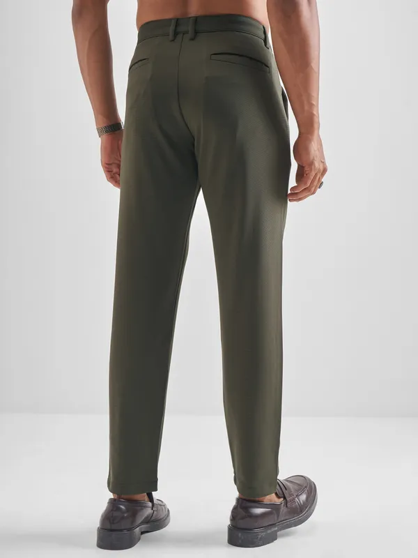 Purple By Highlander Men Green Tapered Fit Solid Chinos