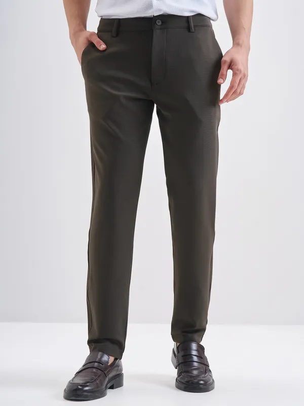 Purple By Highlander Men Charcoal Tapered Fit Solid Chinos