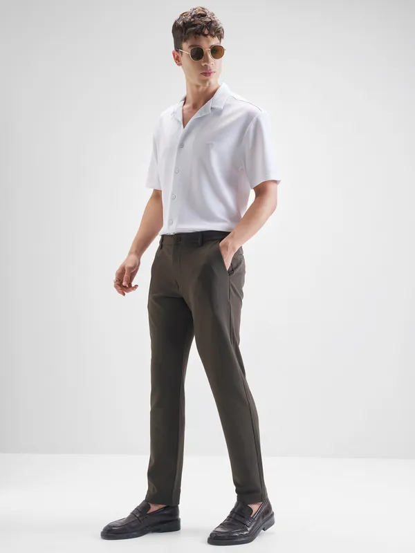 Purple By Highlander Men Charcoal Tapered Fit Solid Chinos