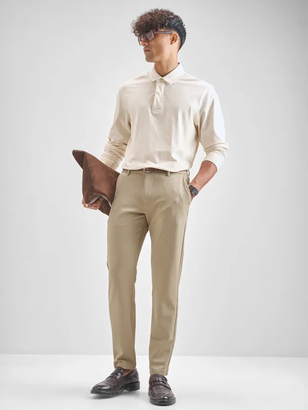 Purple By Highlander Men Beige Slim Fit Solid Chinos