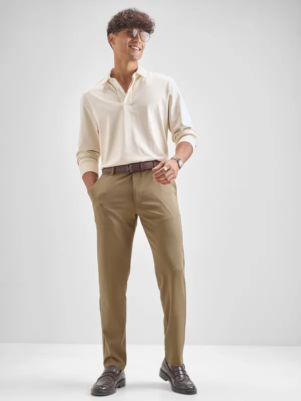 Purple By Highlander Men Brown Slim Fit Solid Chinos