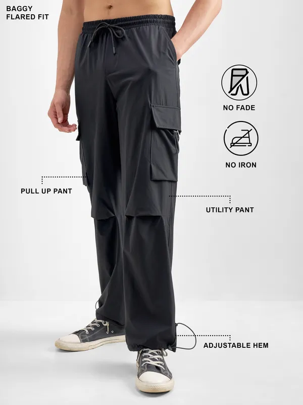 Purple By Highlander Men Black Baggy Fit Solid Cargos