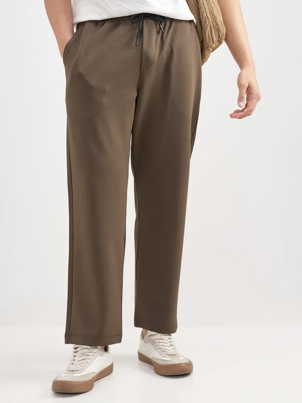 Purple By Highlander Men Brown Relaxed Fit Solid Regular Trouser