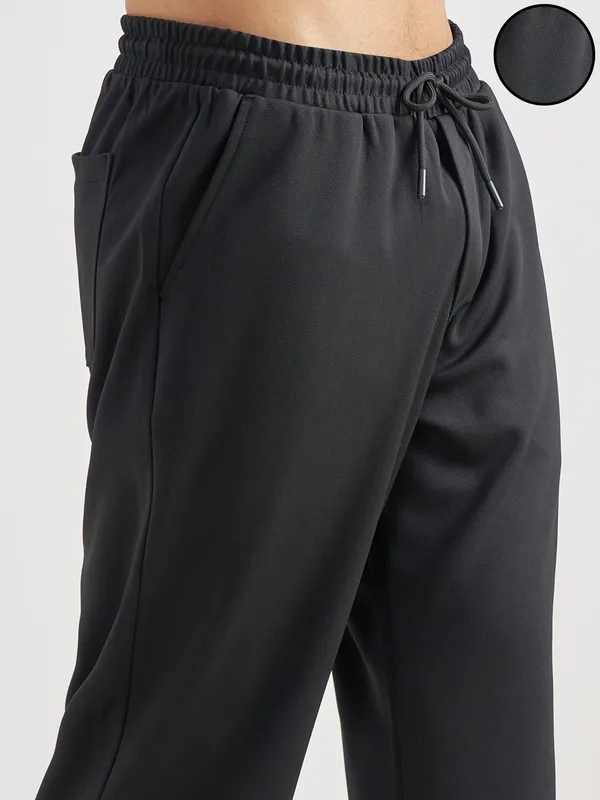 Purple By Highlander Men Black Relaxed Fit Solid Regular Trouser
