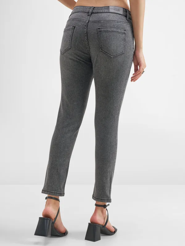 Purple By Tokyo Talkies WomenGrey Skinny Fit Stretchable Jeans