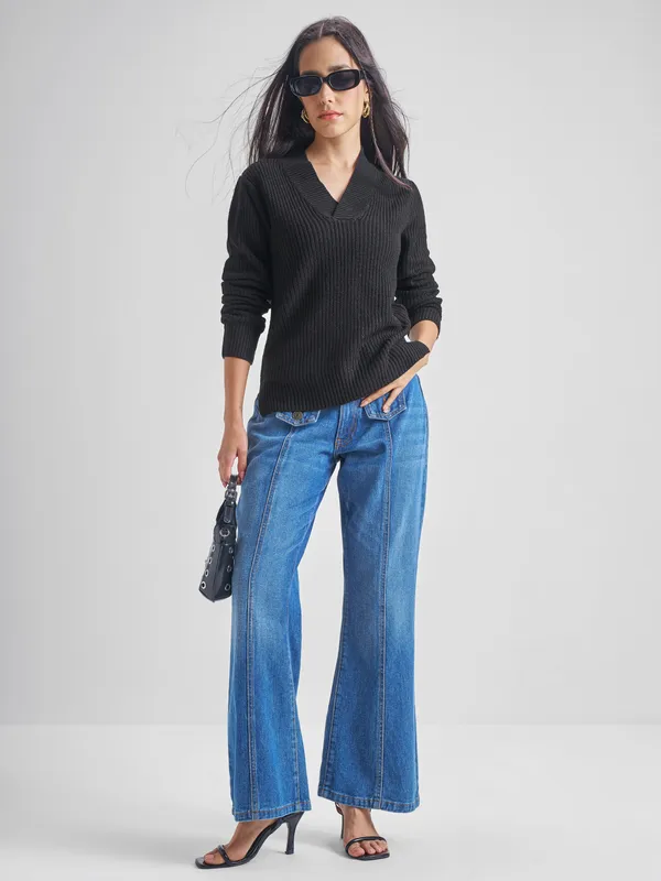 Tokyo Talkies Women Black V-Neck Sweater