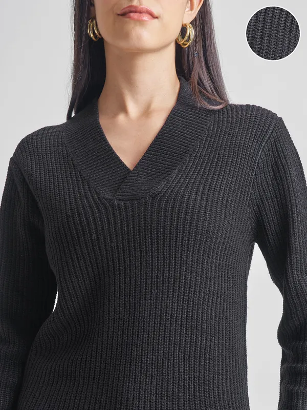 Tokyo Talkies Women Black V-Neck Sweater