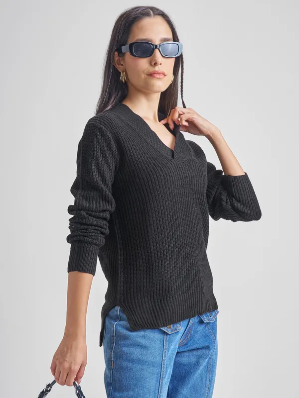 Tokyo Talkies Women Black V-Neck Sweater