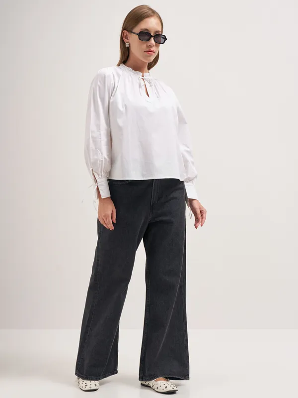 Tokyo Talkies Women White Solid Regular Top