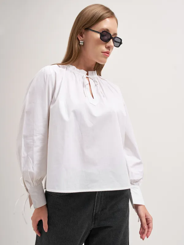 Tokyo Talkies Women White Solid Regular Top