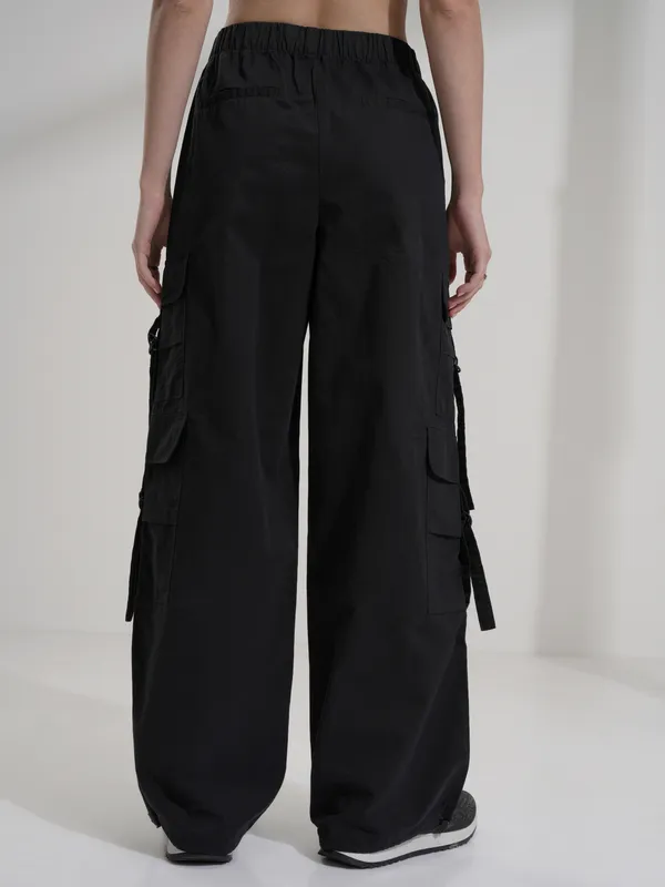 Tokyo Talkies Women Black Solid Straight Fit Cargos