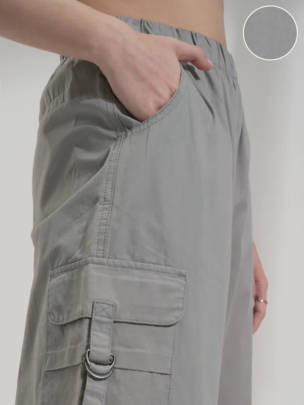 Tokyo Talkies Women Grey Solid Straight Fit Cargos