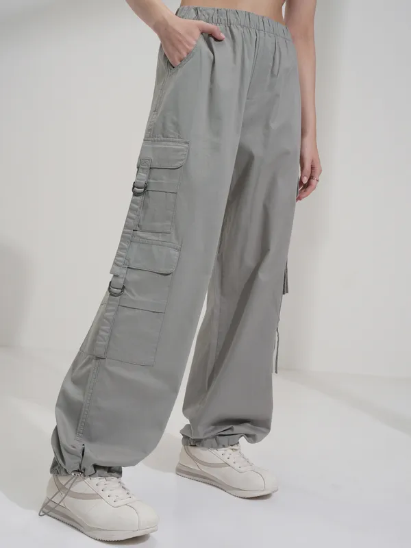Tokyo Talkies Women Grey Solid Straight Fit Cargos