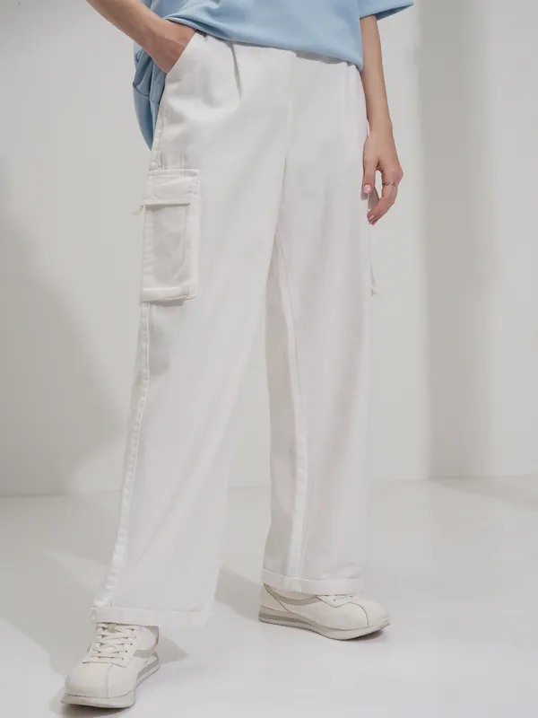 Tokyo Talkies Women White Solid Straight Fit Cargos