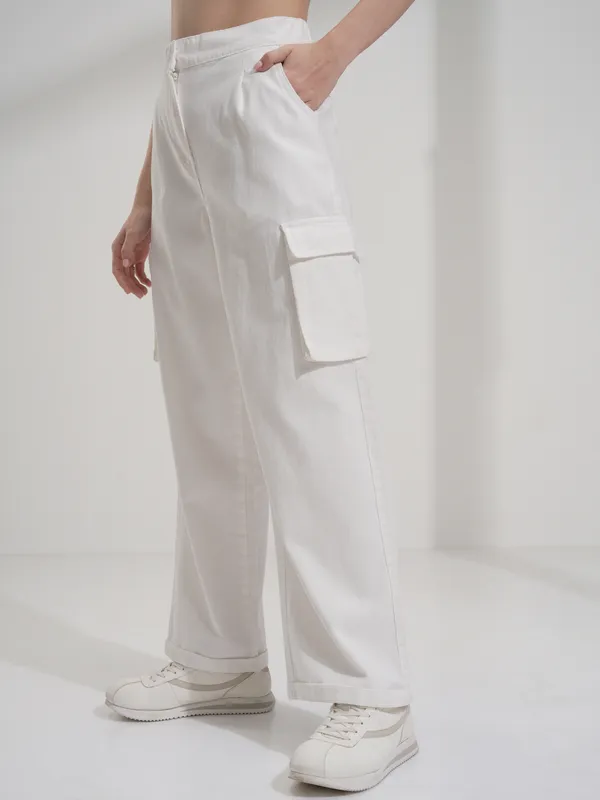 Tokyo Talkies Women White Solid Straight Fit Cargos