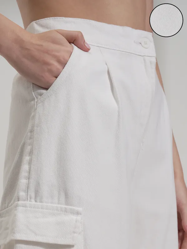 Tokyo Talkies Women White Solid Straight Fit Cargos