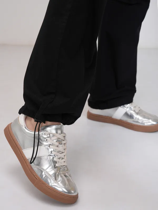 Tokyo Talkies Women Black Solid Straight Fit Cargos