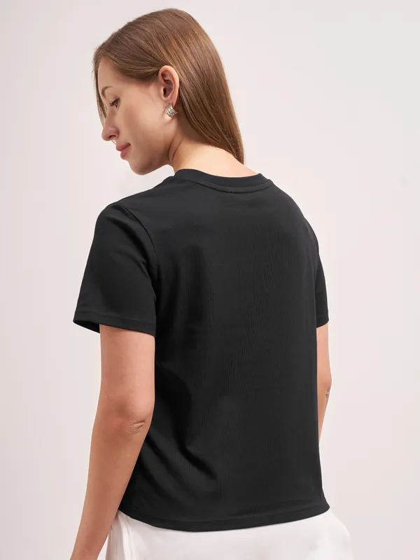 Tokyo Talkies Women Black Solid Round Neck T-Shirt