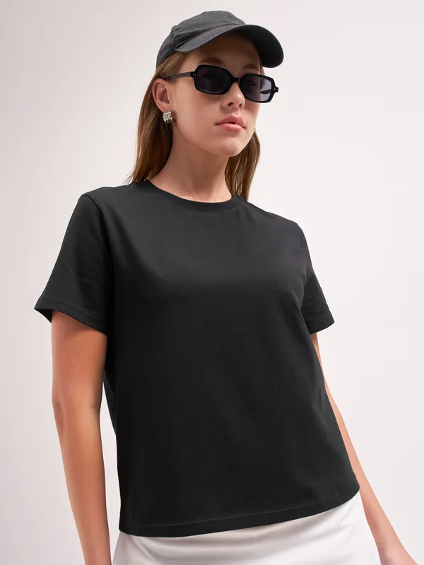 Tokyo Talkies Women Black Solid Round Neck T-Shirt