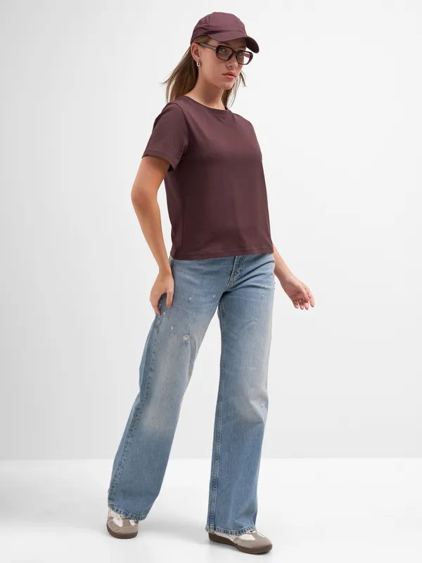 Tokyo Talkies Women Burgundy Solid Round Neck T-Shirt