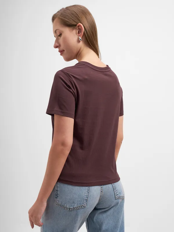 Tokyo Talkies Women Burgundy Solid Round Neck T-Shirt