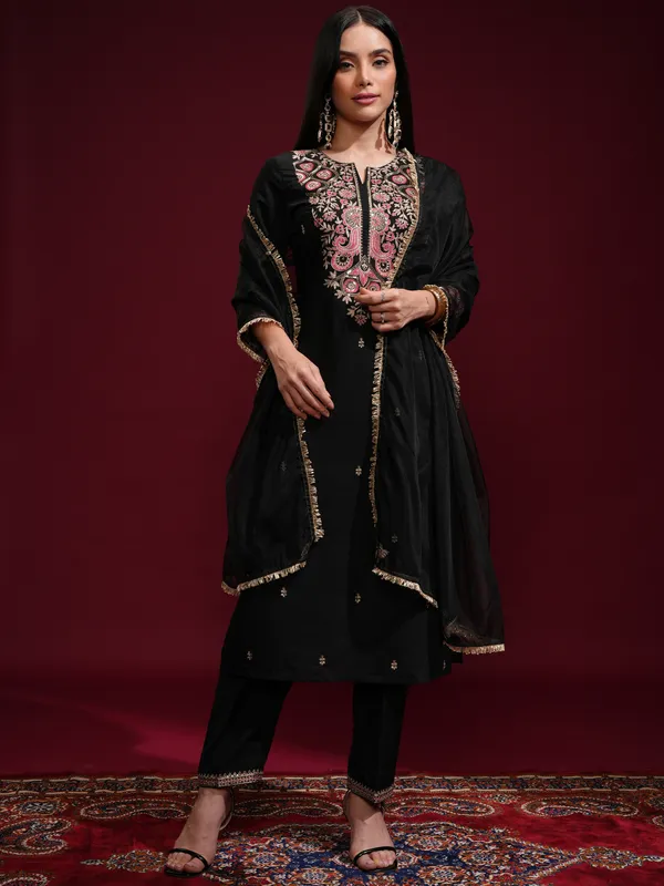 Vishudh Women Black Kurta With Palazzos And Dupatta