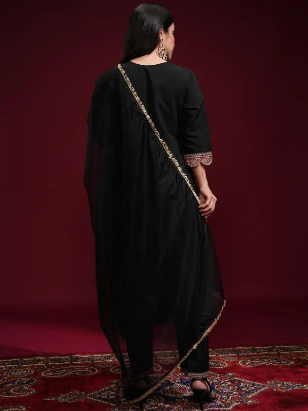 Vishudh Women Black Kurta With Palazzos And Dupatta