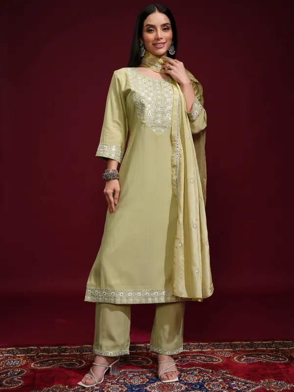 Vishudh Women Green Kurta With Palazzos And Dupatta