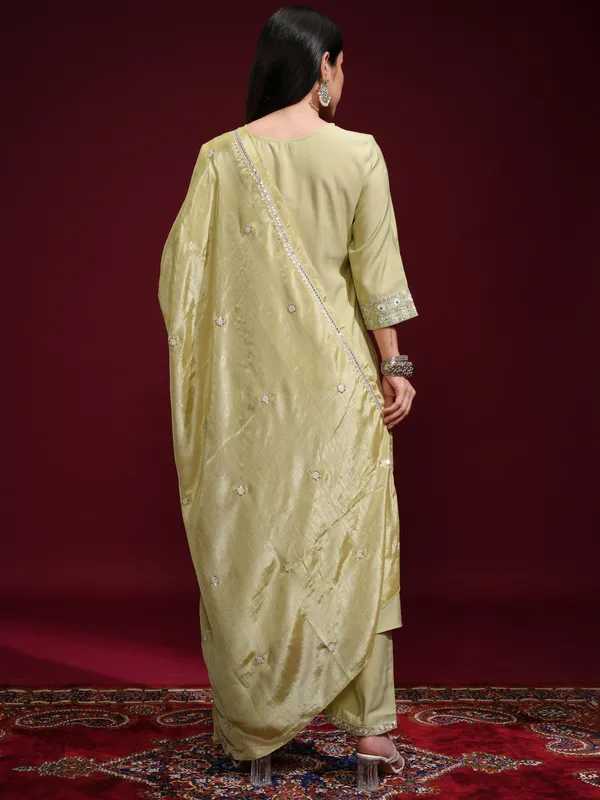 Vishudh Women Green Kurta With Palazzos And Dupatta